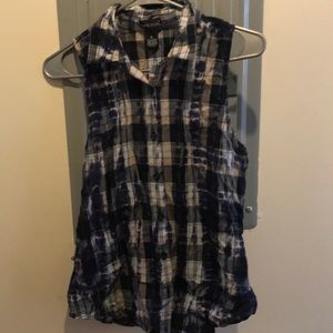 🌸SALE🌸 blue tye die shirt!